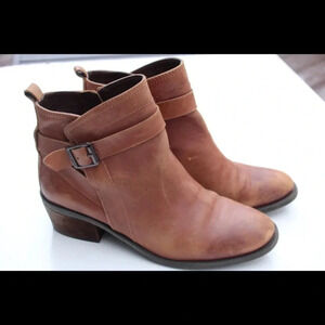 Vince Camuto Beamer ankle boots